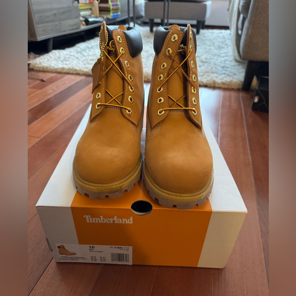 brand new timberland 6” boots, size 10!